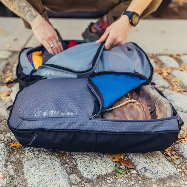 Gregory Border Traveler 30 Black Onion River Outdoors